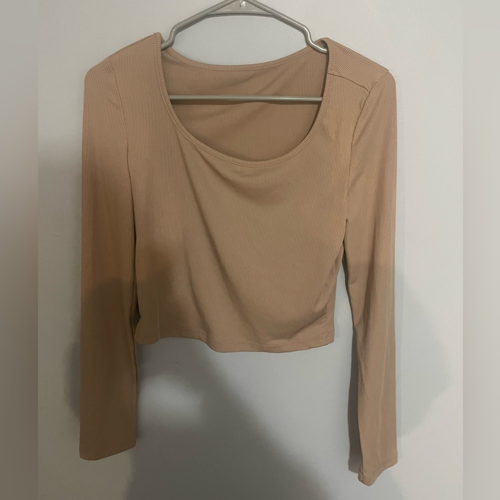Cream/brown top
